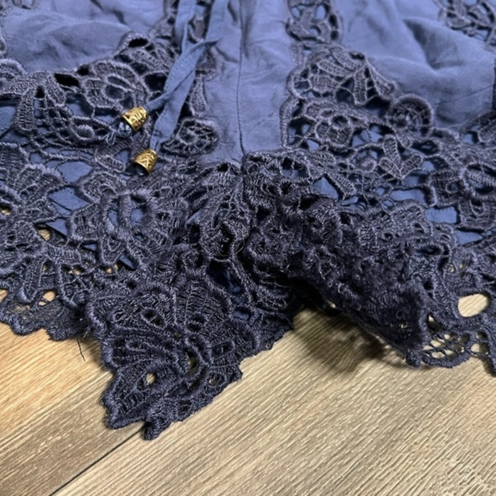 Elevenses Super Cute Blue Shorts- small - Picture 5 of 12